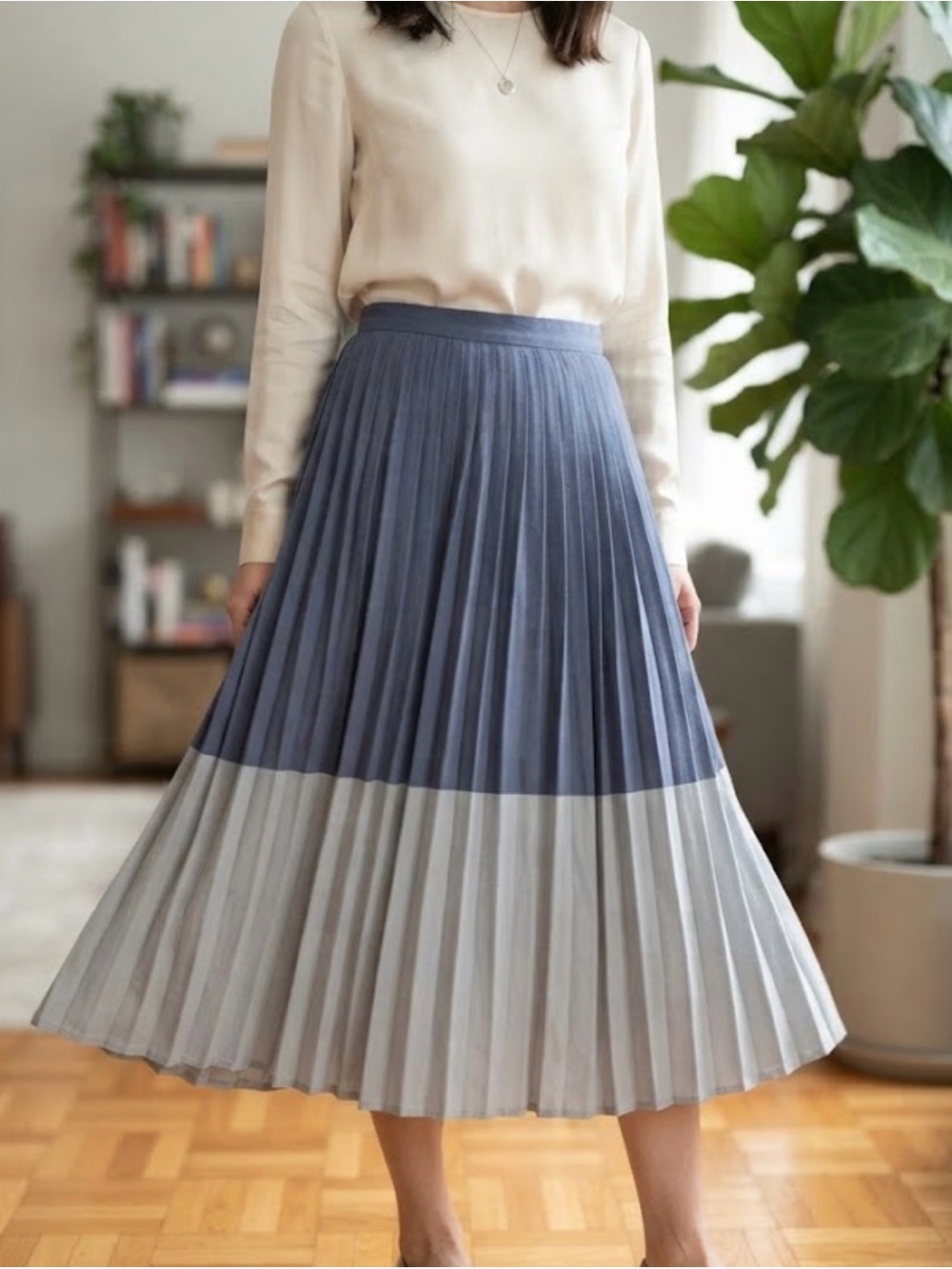Abercrombie & Fitch Two-Tone Navy and Light Gray Pleated Midi Skirt size s